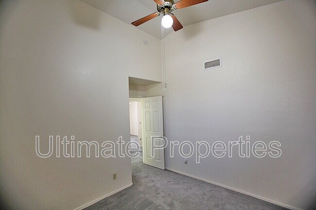 Building Photo - 5420 W Oraibi Dr