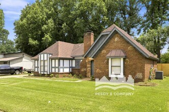 Building Photo - 6213 Holly Park Dr