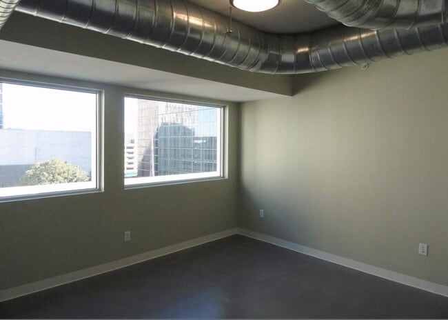 Building Photo - 800 Brazos St