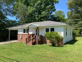 Building Photo - 1201 Avenue C SE