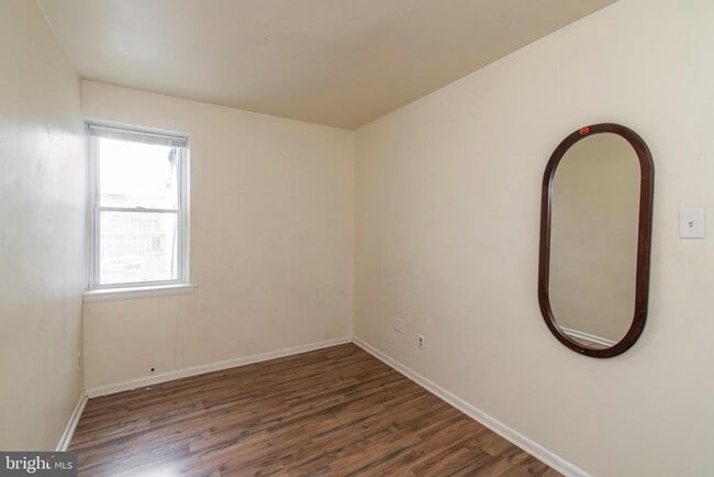 Building Photo - 1635 Fontain St