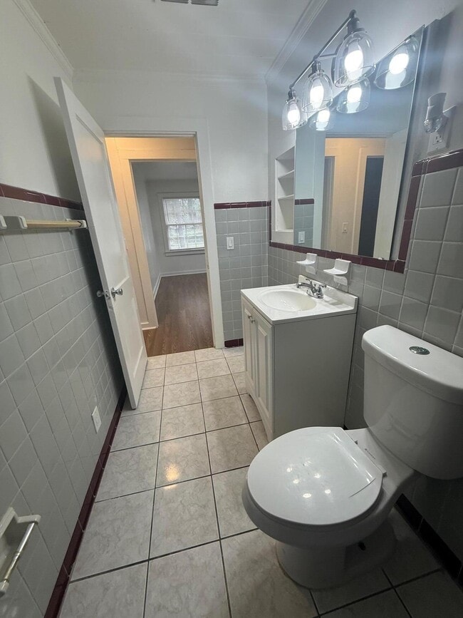 Building Photo - 33 SW 12th Ave