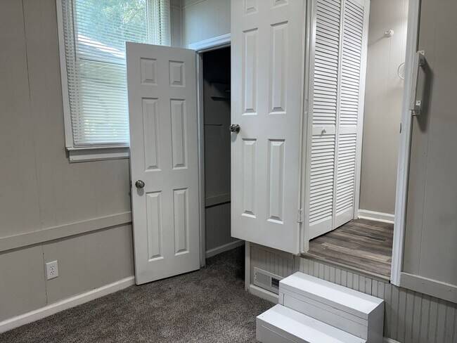 Building Photo - 3 Bedroom, 1.5 Bathroom in Mayodan!