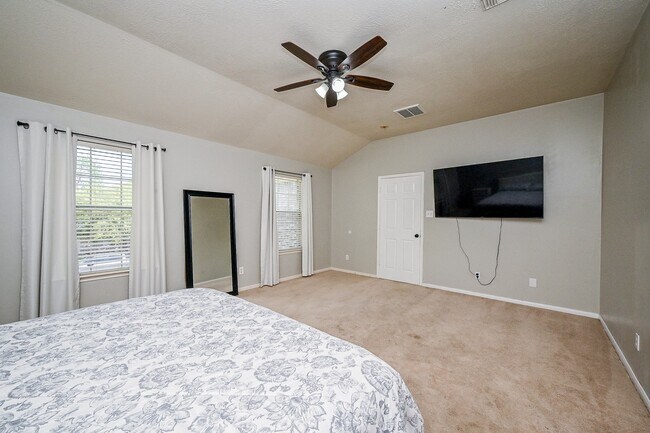 Building Photo - 2534 Halstead Dr