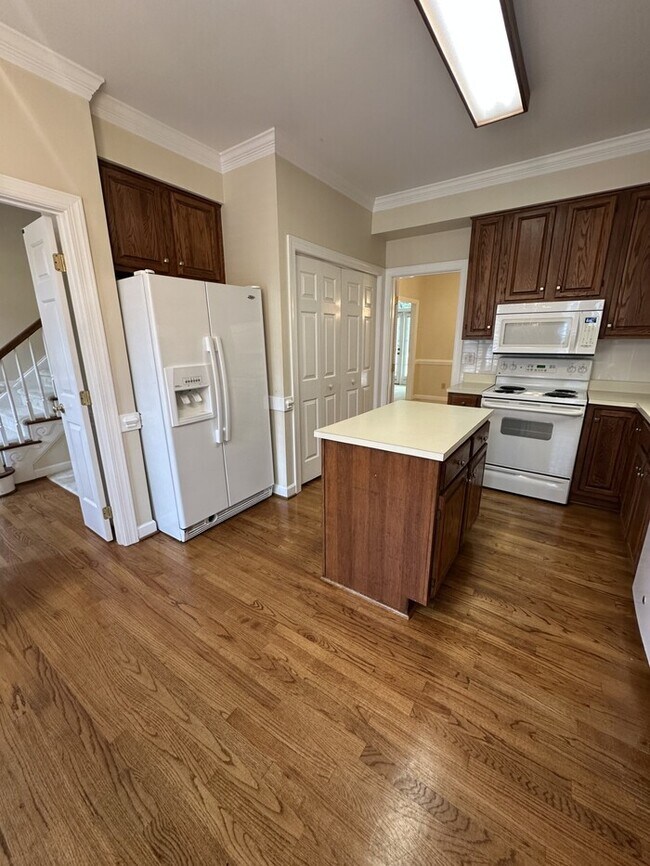 Building Photo - 609 Crabbery Ln