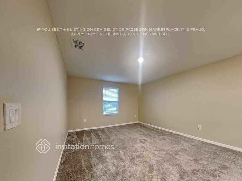 Building Photo - 4500 Holstein St