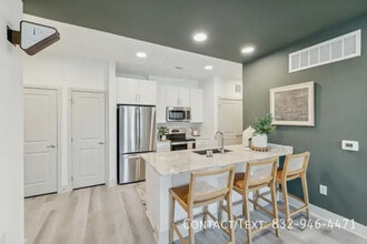Building Photo - Act Fast: 6 Weeks Free Rent When You Lease...
