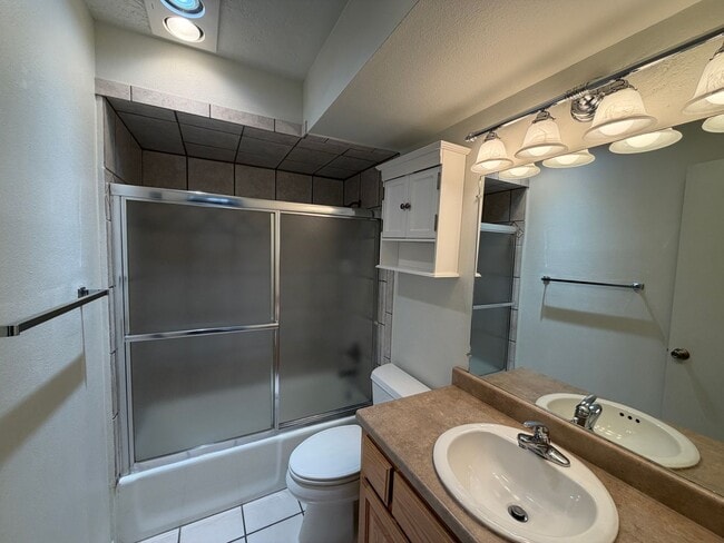 Building Photo - 3 Bedroom Single Story Home Available Near Academy Rd NW & Ventura St NE!