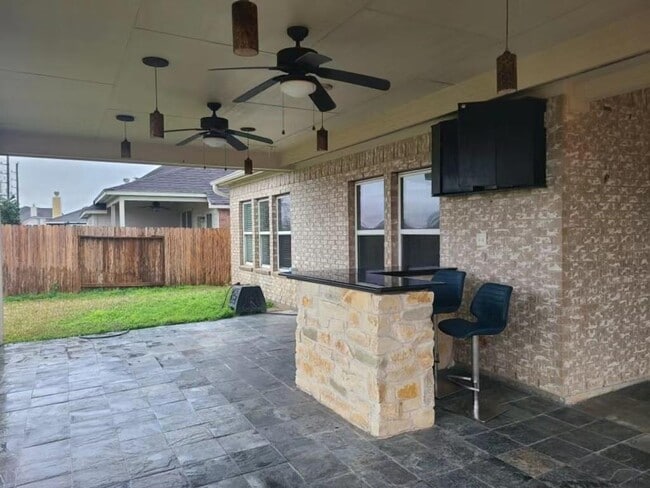 Building Photo - 7419 Pony Creek