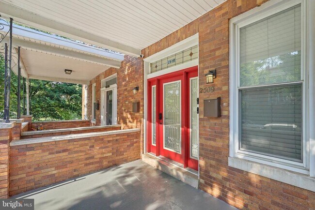 Building Photo - 2509 Linden Ave