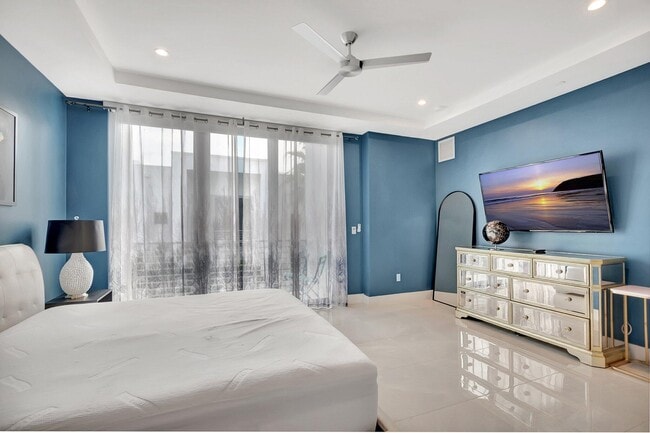 Building Photo - 4010 NW 18th Way