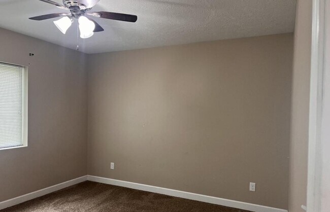 Building Photo - 1419 2nd St