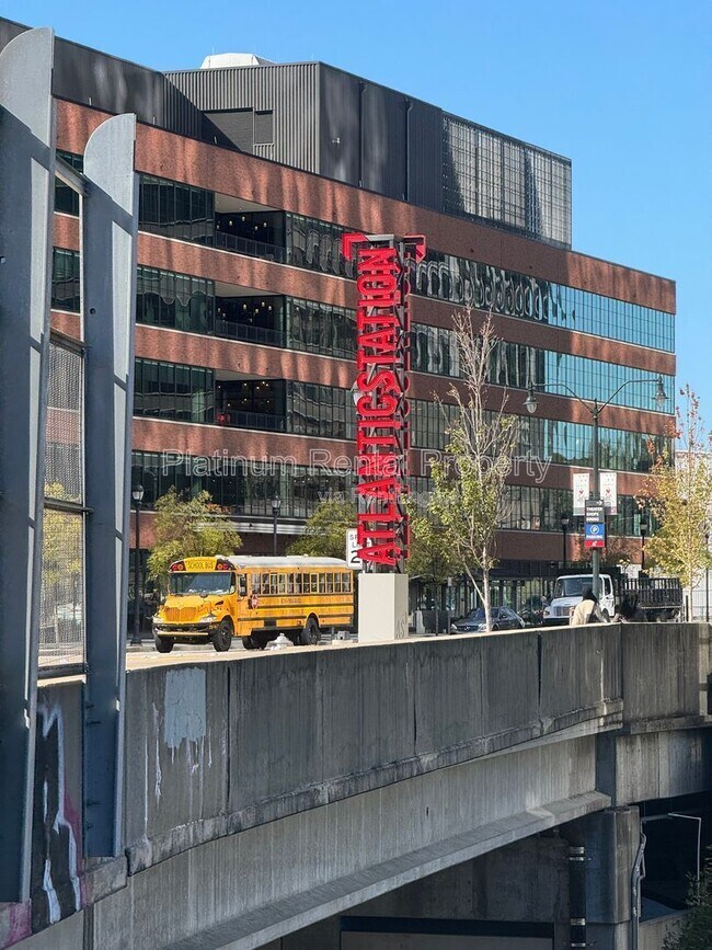 Building Photo - 264 19th St NW