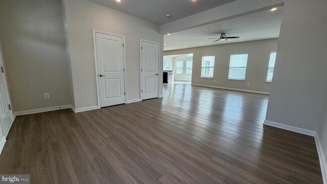 Building Photo - 35 Signal Knob Cottage Dr