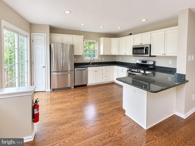 Building Photo - 40 Hearthstone Ln