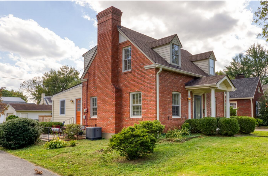 Building Photo - 2418 Manchester Rd