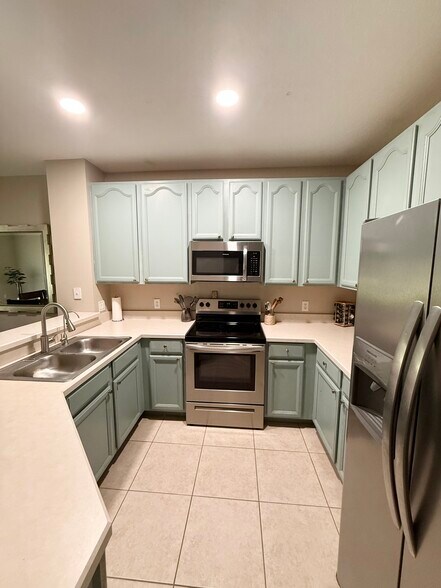 Kitchen - 222 Bexley Dr