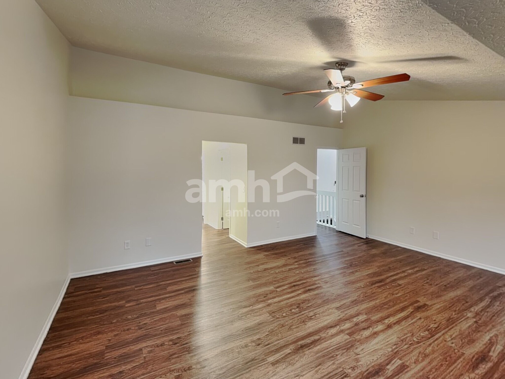 Building Photo - 912 Wallace Dr