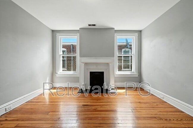 Building Photo - 24 S Davis Ave