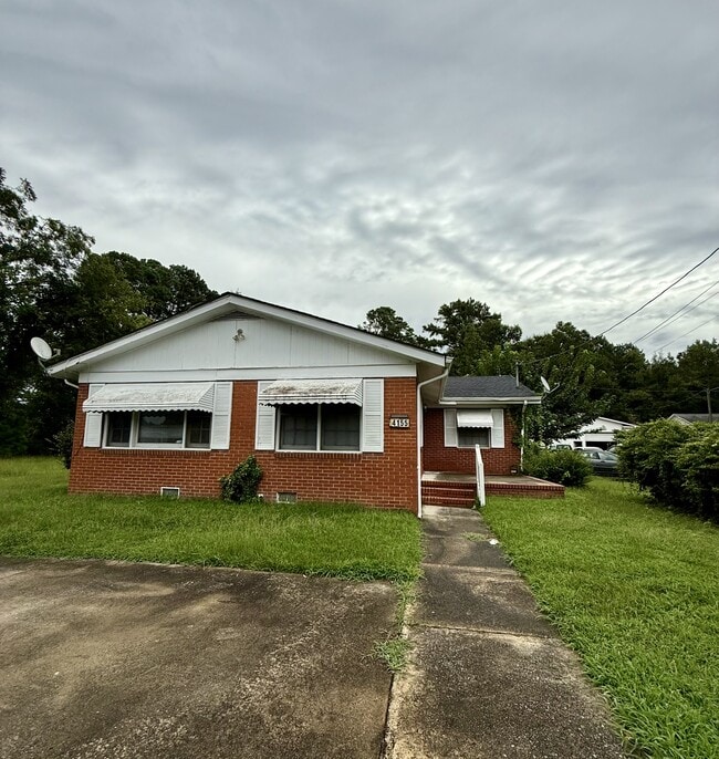 Primary Photo - 4155 S Main St