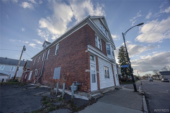 Building Photo - 901 South Park Ave