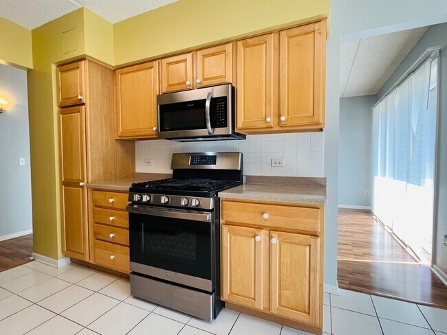 Building Photo - 11 S Wille St