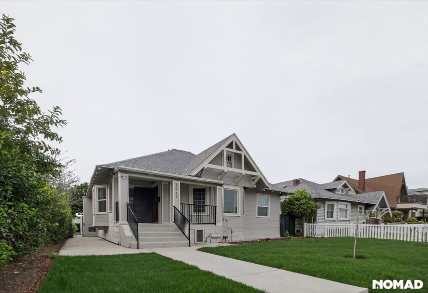 Building Photo - 2941 S La Salle Ave