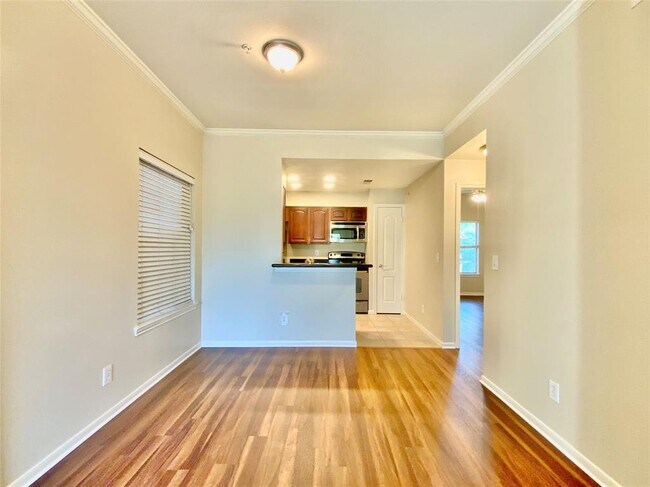 Building Photo - 6000 Shepherd Mountain Cove