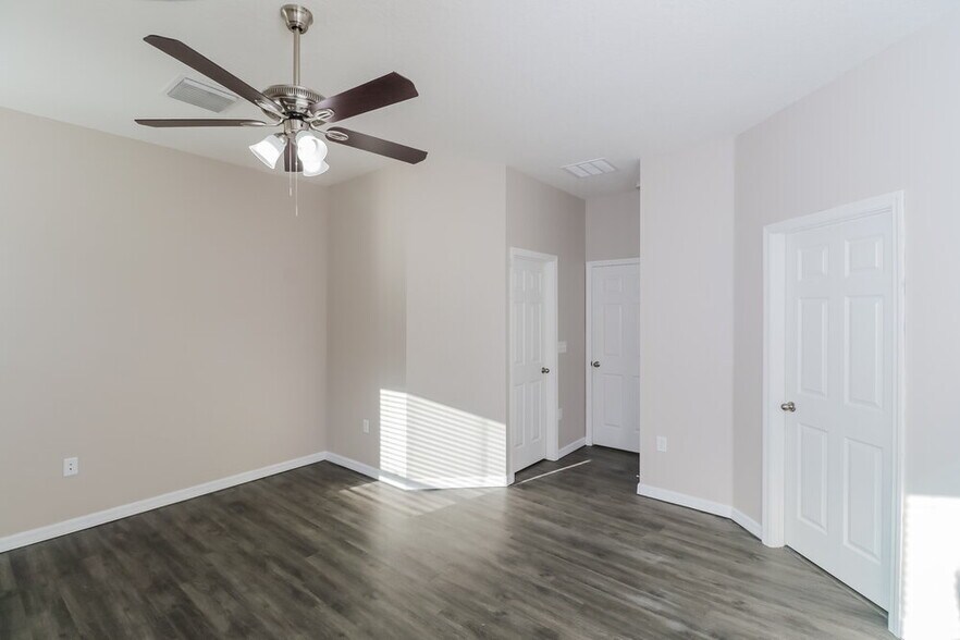 Building Photo - 30745 Water Lily Dr