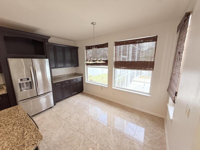 Building Photo - 8055 Glitter Ct