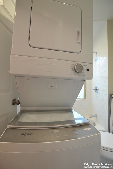 Building Photo - 68 Foster St