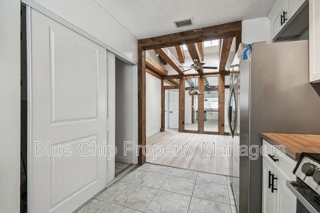 Building Photo - 43 Aegean Ave