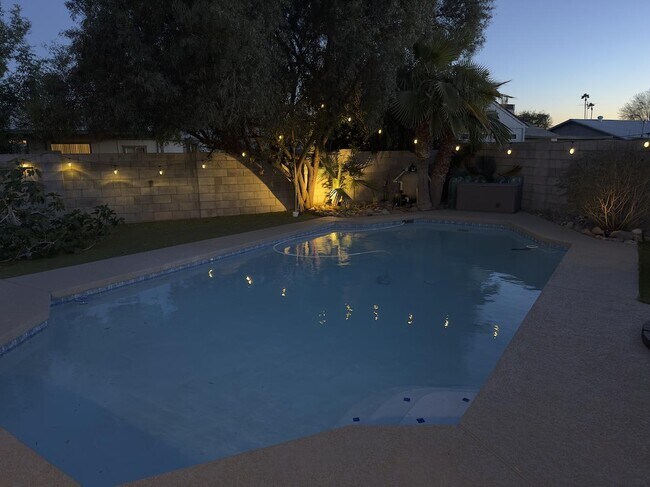 Building Photo - 3649 E Emile Zola Ave