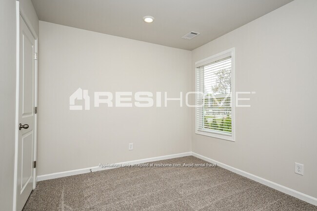 Building Photo - 2701 Porchlight Ct