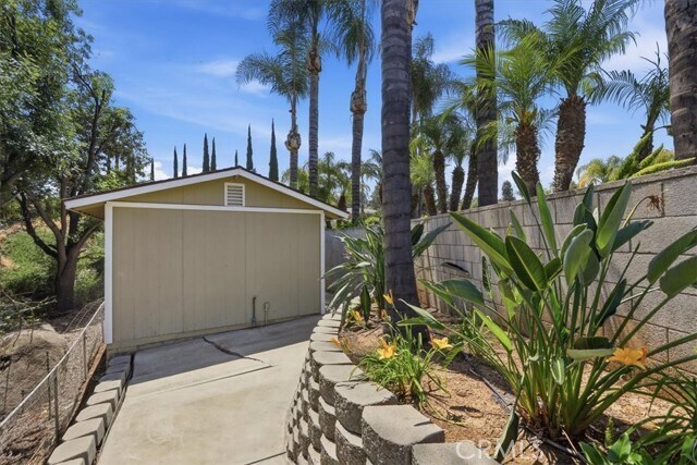 Building Photo - 16540 Wagon Wheel Dr