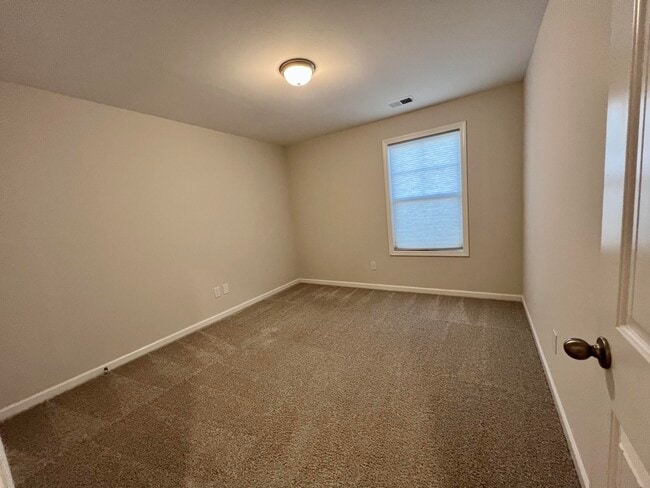 Building Photo - 4044 Thimbleberry Dr