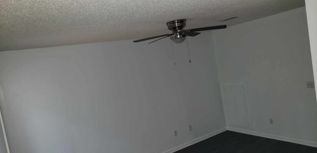 Building Photo - 155 Candlebrook Dr