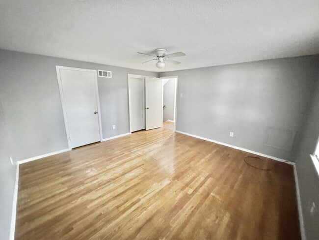 Building Photo - 4936 Leven Rd