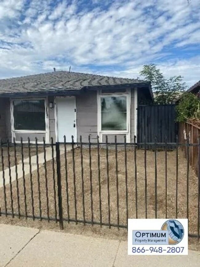 Building Photo - 630 S Olive Ave