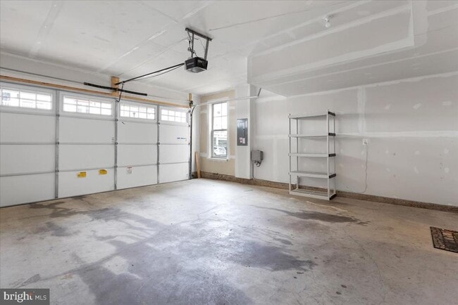 Building Photo - 7210 Hartley Ln