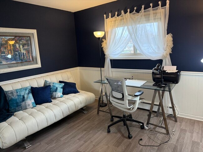 Building Photo - 5725 Holmes Ave