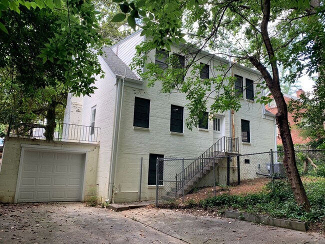 Building Photo - Renovated Emory Grove Home - Ready to Rent