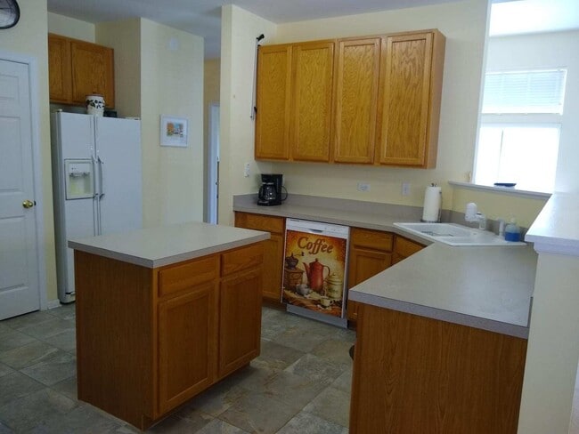 Building Photo - 331 Abington Woods Dr