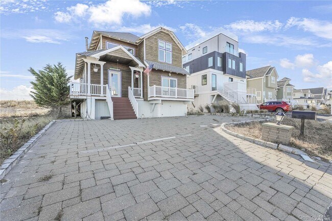 Building Photo - 771 Dune Rd