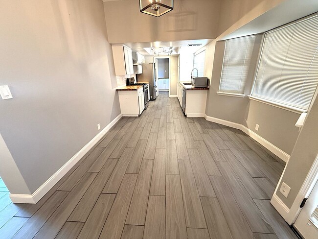 Building Photo - Charming 3 bedroom in NE Albuquerque. Osuna/San Pedro area near San Mateo. Refrigerated Air! 2 Ca...