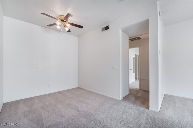 Building Photo - 251 S Green Valley Pkwy