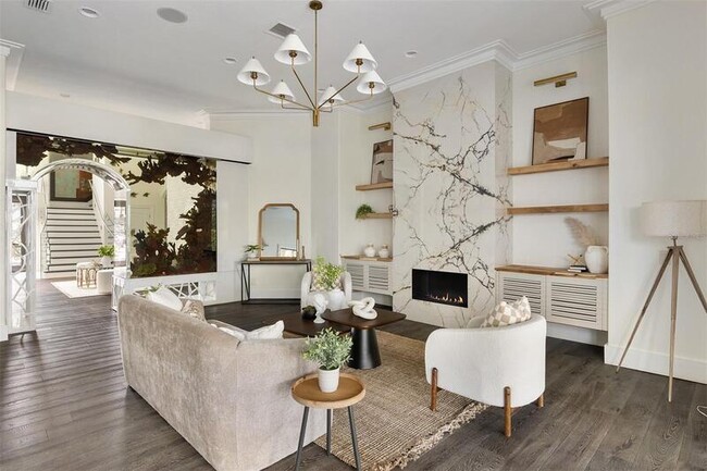 Building Photo - 801 W 2nd Ave