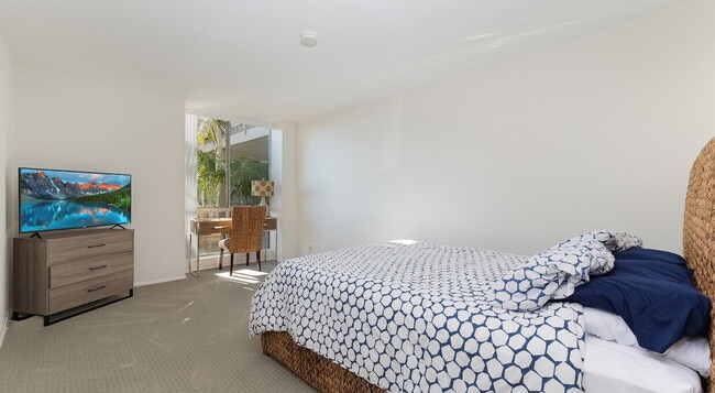 Building Photo - Coastal Living at Its Finest: Charming 1-B...