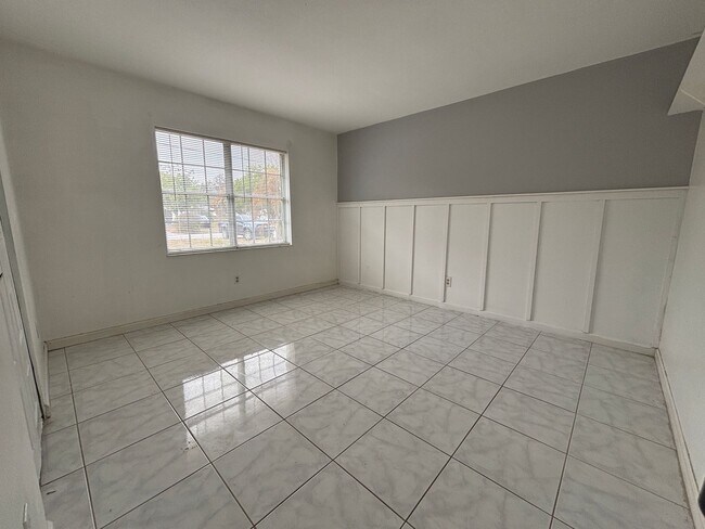 Building Photo - 2450 8th Ave SW