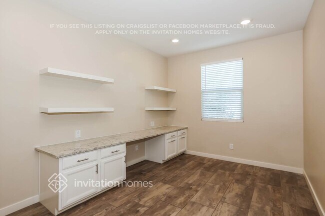 Building Photo - 2351 W Jessica Ln